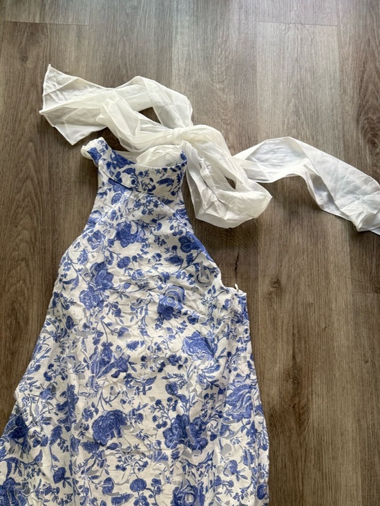 elliatt elin blue & white floral halter neck open back maxi gown dress large NEW - Picture 8 of 12
